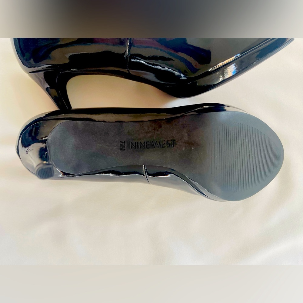 Nine West Pattern Leather open toes heels